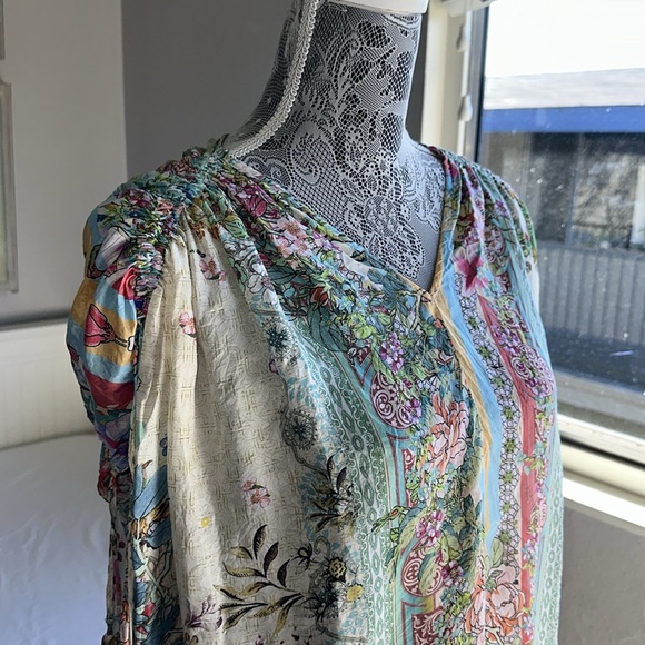 Johnny Was Gardenia Top Multi Color Short Sleeve V-Neck Silk Foral Blouse - Picture 2 of 12